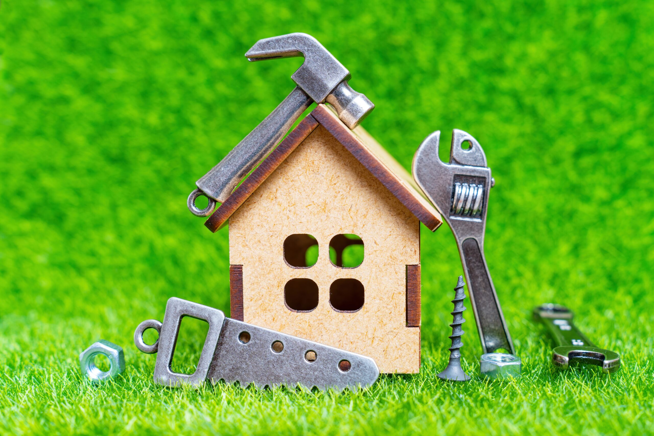 We Buy Houses in Any Condition: How Cash Buyers Help with Homes in Disrepair