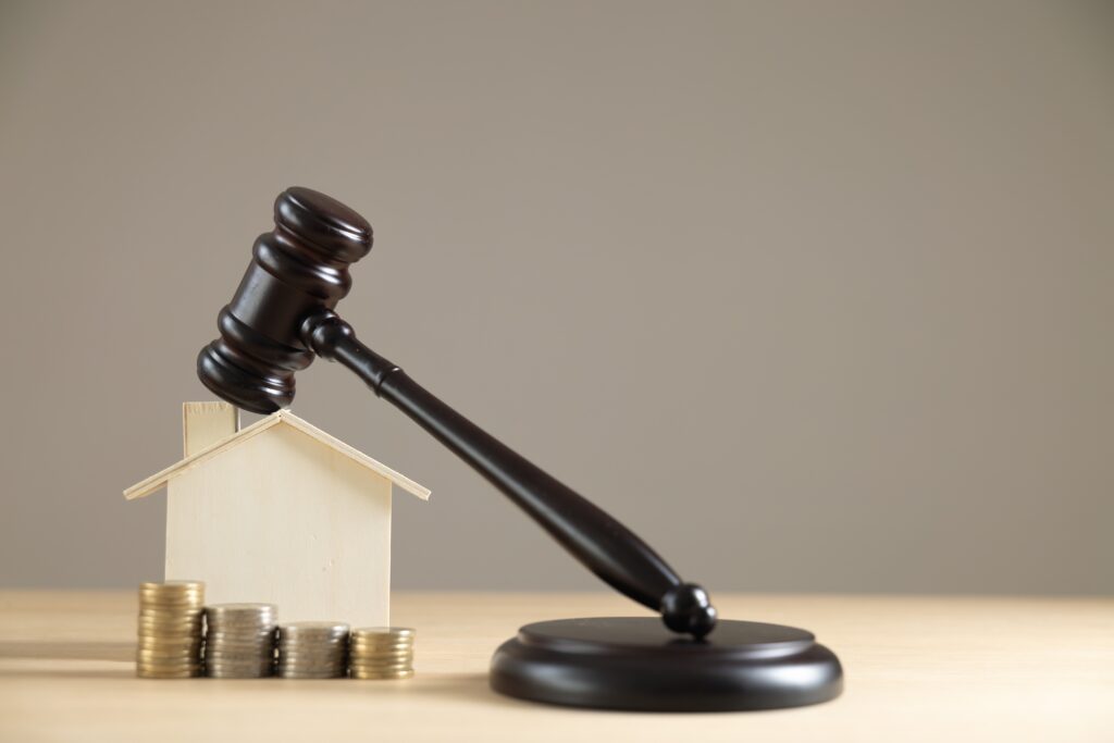 Can I Sell a House in Tampa With a Code Enforcement Lien or Open Violation?
