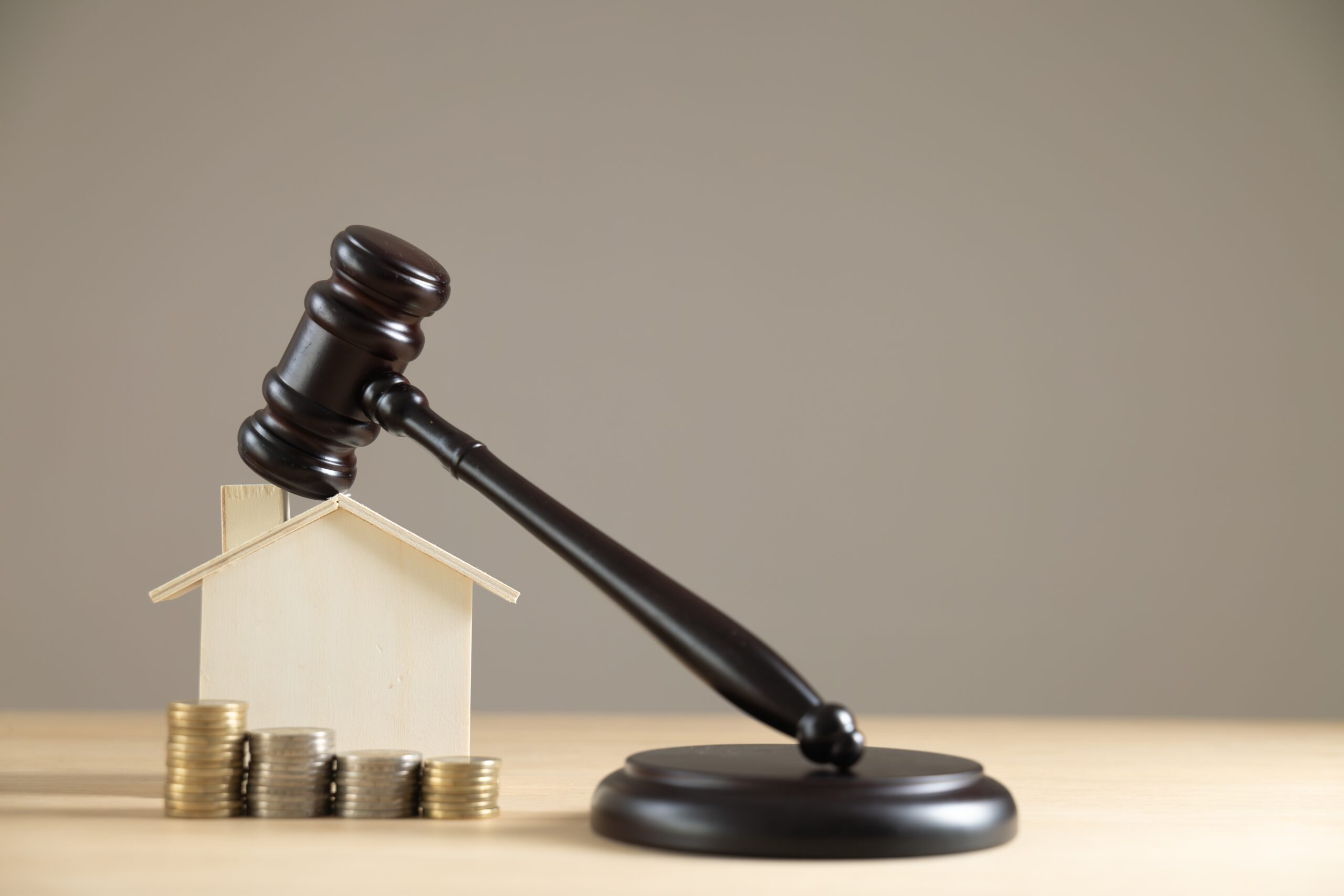 Can I Sell a House in Tampa With a Code Enforcement Lien or Open Violation?